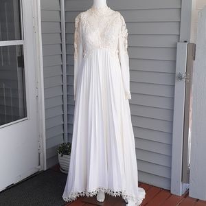 Vintage 1960s wedding gown White Vail